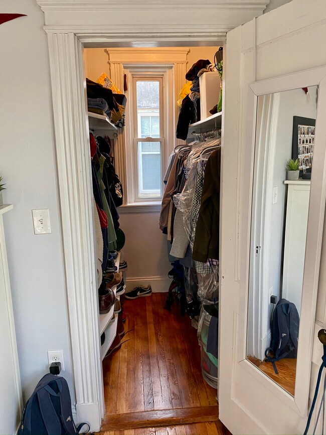 Building Photo - 76 Babcock St