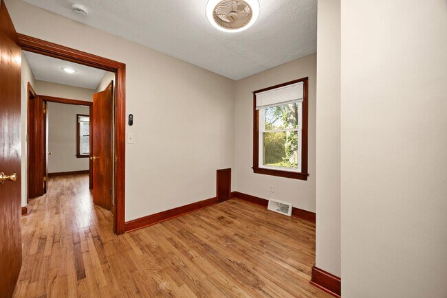 Building Photo - 414 Churchill Ct