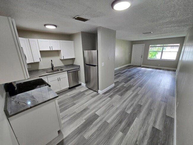 Building Photo - 8601 NW 35th St