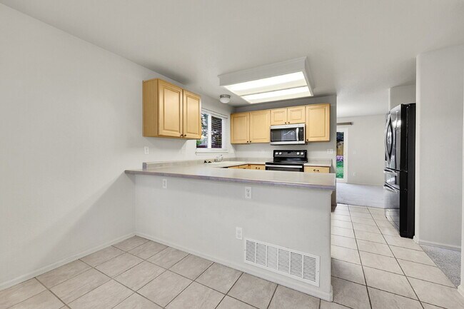 Building Photo - $2,800 - 4 Bed, 3.5 Bath Home in CO Spring...