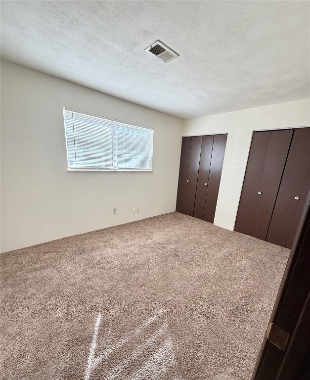 Building Photo - 814 White Oak Dr