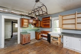 Building Photo - 435 Cowen St