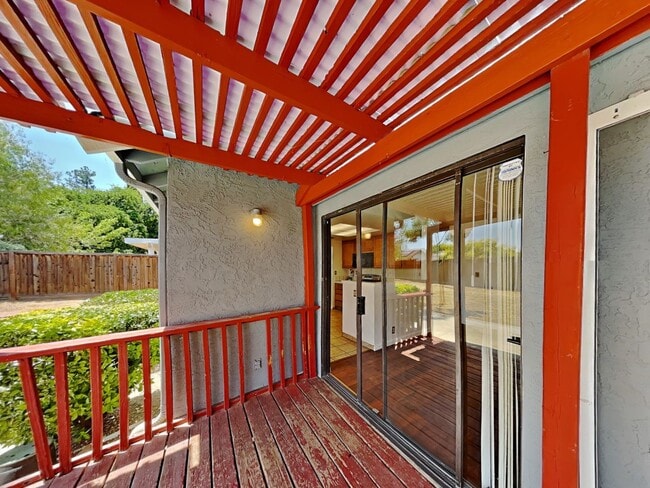 Building Photo - Antioch 3 Bedroom/2.5 Bathroom Home Availa...
