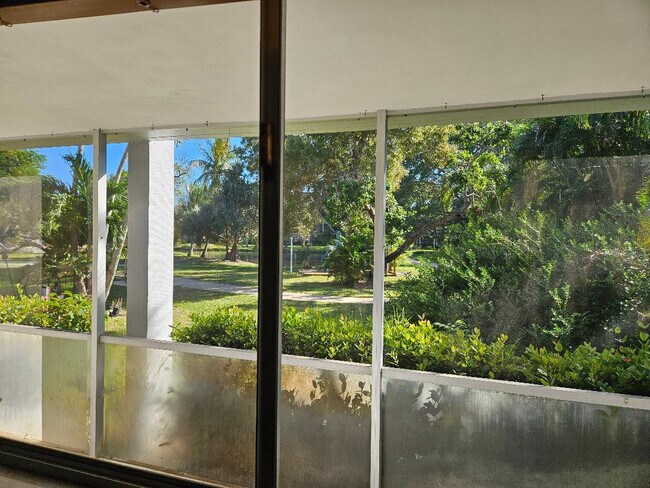 Building Photo - 777 SE 2nd Ave