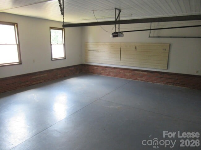 Building Photo - 7800 Cherry Point Dr