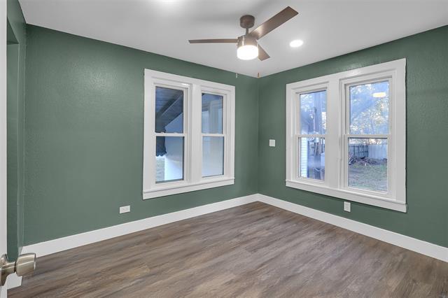 Building Photo - 611 W College St