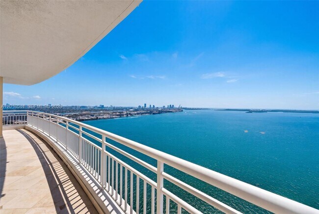 Building Photo - 808 Brickell Key Dr