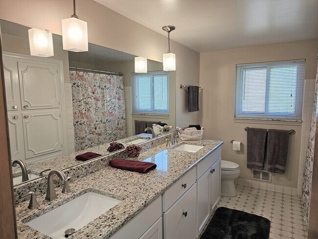 Building Photo - 53416 Tundra Dr