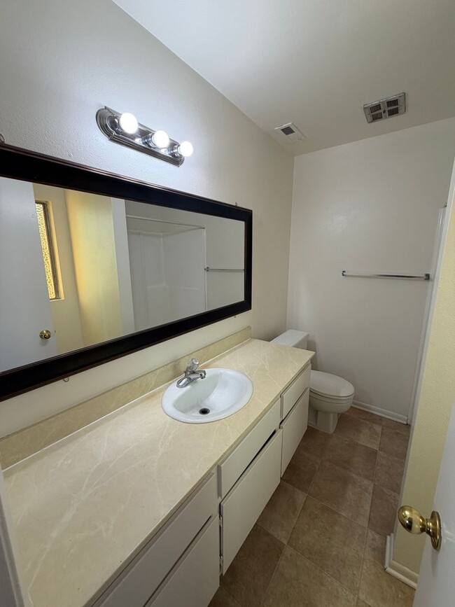 Building Photo - LA VETA MONTEREY COMPLEX ORANGE - 2 BEDROOM 2 BATH  $2,575