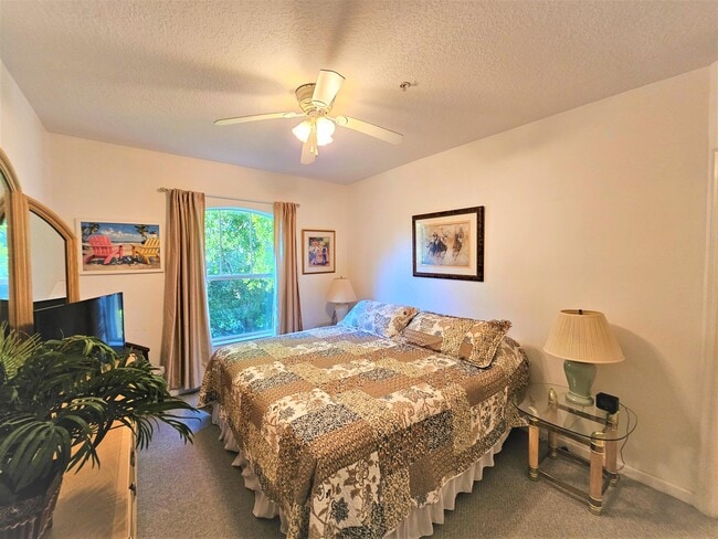 Building Photo - 5050 Fairways Cir