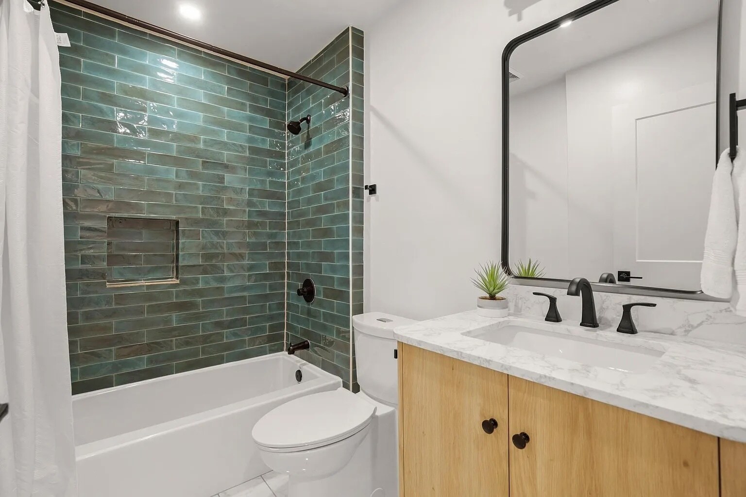 Building Photo - 5406 Emerald Forest Dr