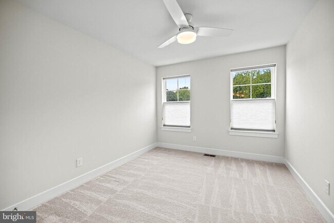 Building Photo - 1548 Meadowlark Glen Rd