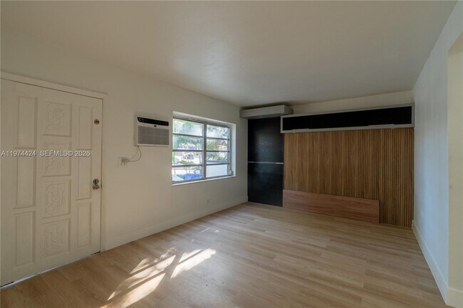 Building Photo - 3665 SW 16th St