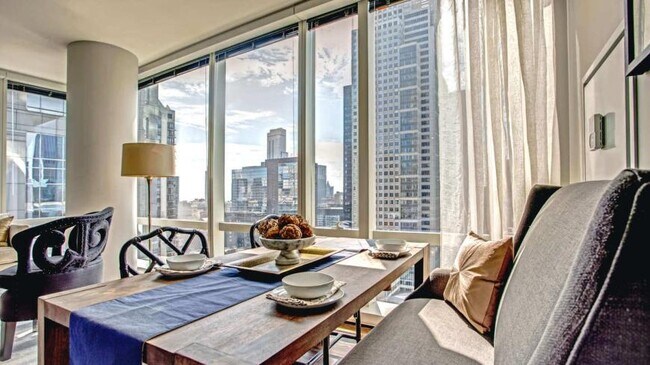 Building Photo - 1 bedroom in Chicago IL 60601