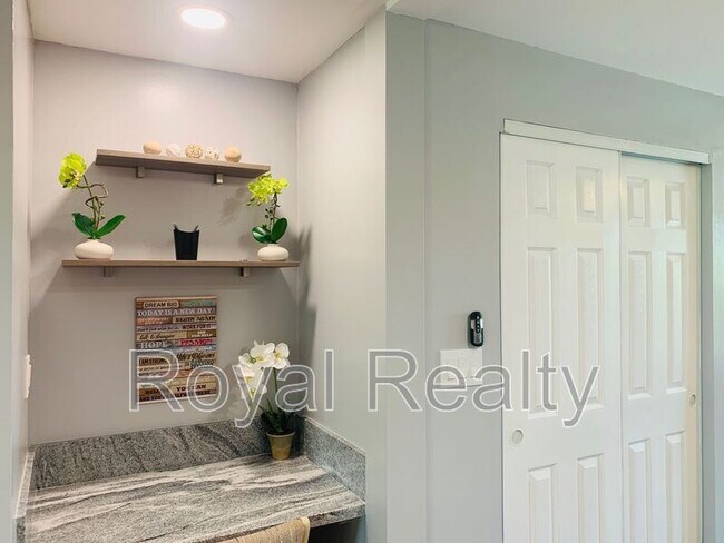 Building Photo - 95-180 Hokuula Pl