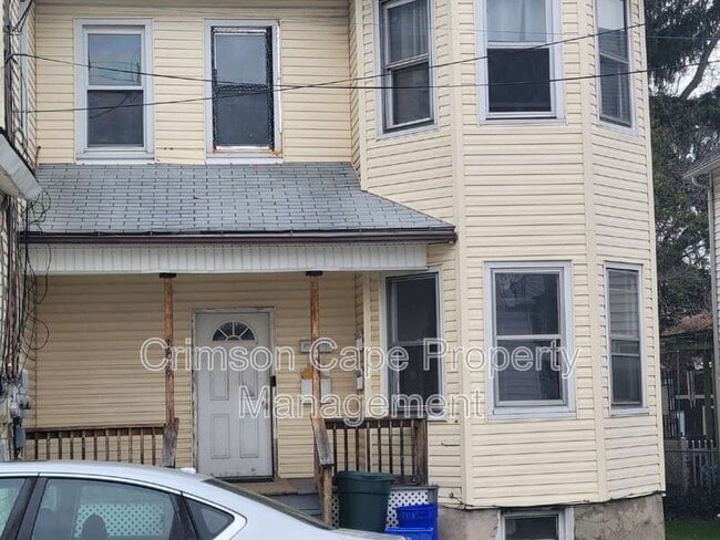 Building Photo - 341 Hughes St