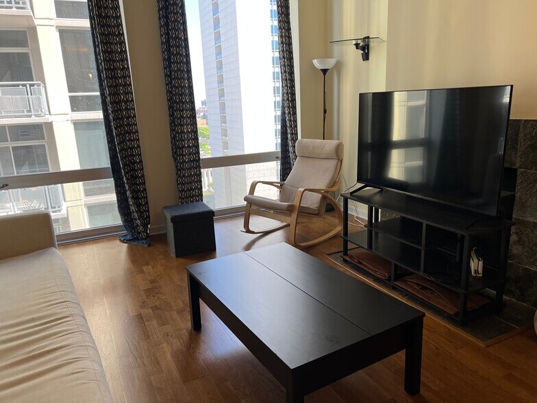 Building Photo - 700 N Larrabee St