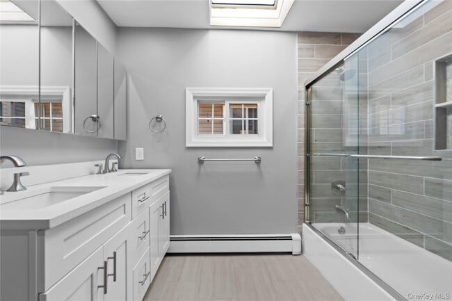 Building Photo - 310 Lindell Blvd