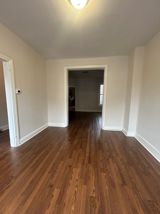 Building Photo - Spacious 4 bedroom in York