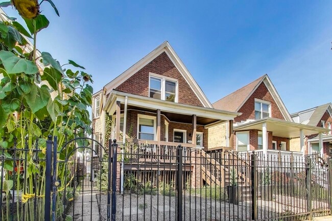 Primary Photo - 2312 N Kedvale Ave