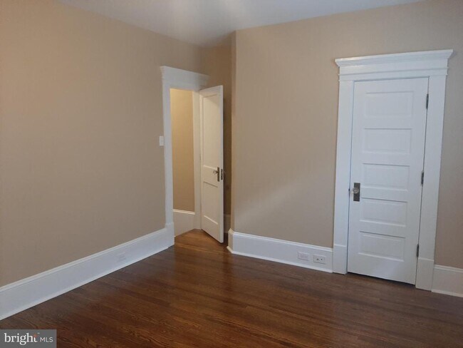 Building Photo - 443 N Loudoun St