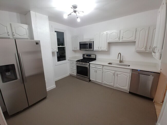 Building Photo - Charming Rental - Allentown
