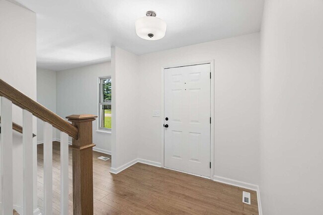 Building Photo - 112 Juniper Dr