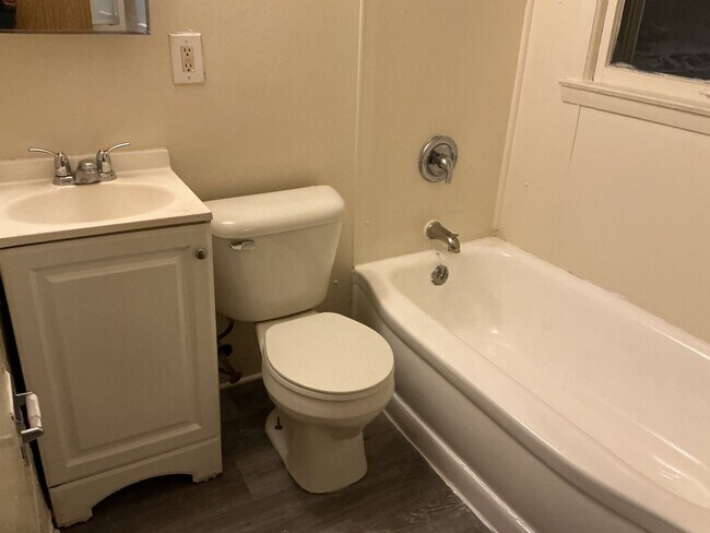 Building Photo - 4334-36 W Villard Ave