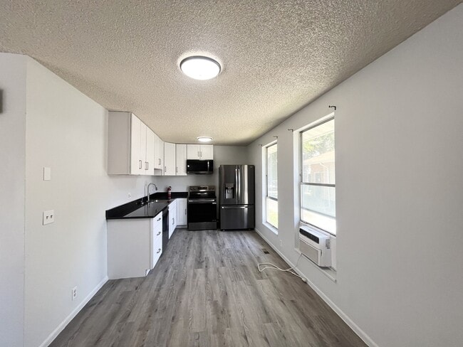 Building Photo - 1265 Crandall Ave S