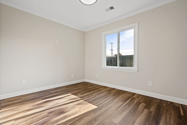 Building Photo - Updated 3BR/1BA Home w/ Large Yard & Garage, Winston Manor Neighborhood in South San Francisco