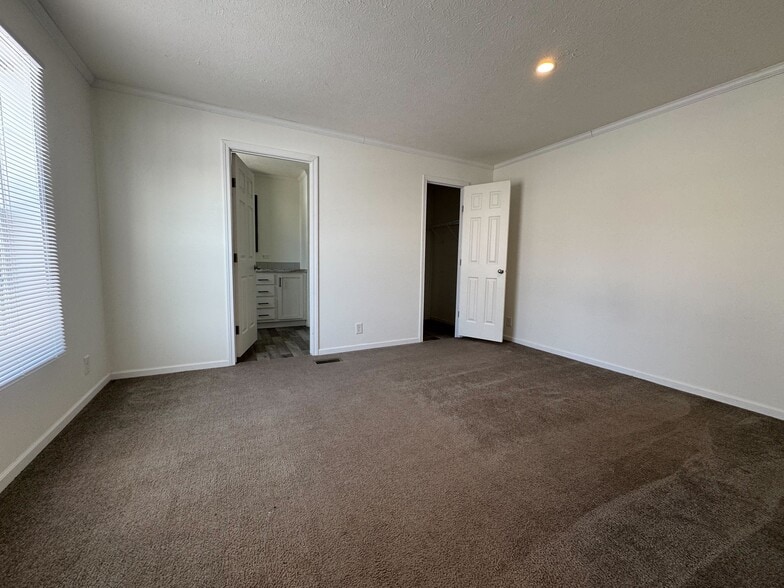 Building Photo - 317 22nd St NW