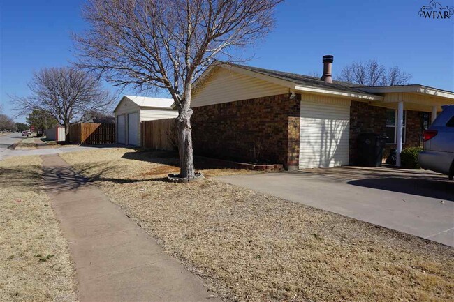 Primary Photo - 4324 Edgehill