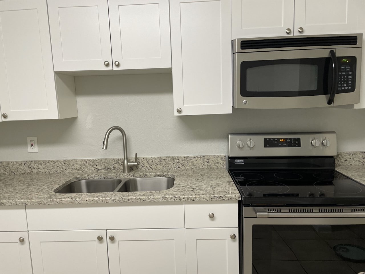 Building Photo - 9332 Sun Ct