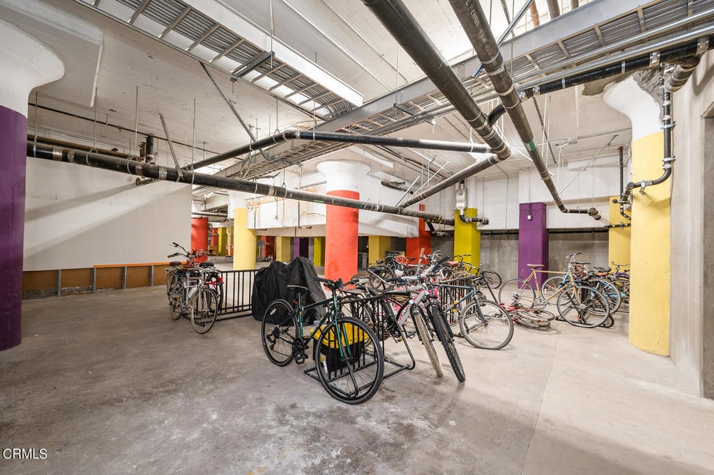 Building Photo - 200 N San Fernando Rd