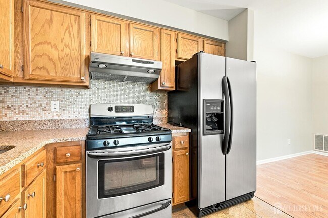 Building Photo - 1634 Waterford Dr
