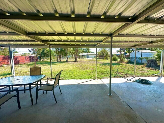 Building Photo - 4304 Jenny Ln