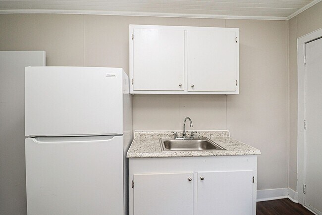 Building Photo - New Bern 505