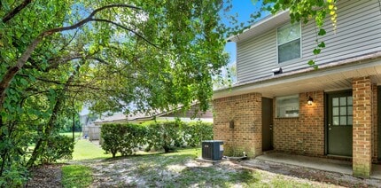 Building Photo - ***Cute 2 Bedroom Apartment in Orange City***