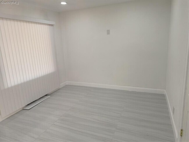 Building Photo - 18080 Westphalia St