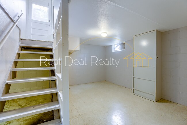 Building Photo - 3345 N 36th Ave