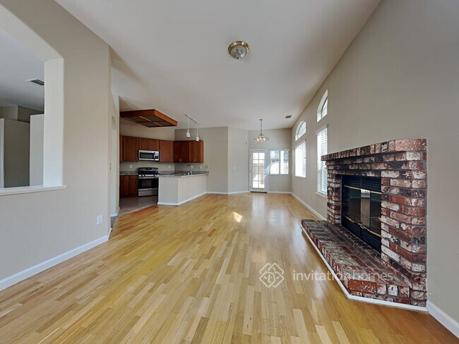 Building Photo - 1015 Linda Vista Way