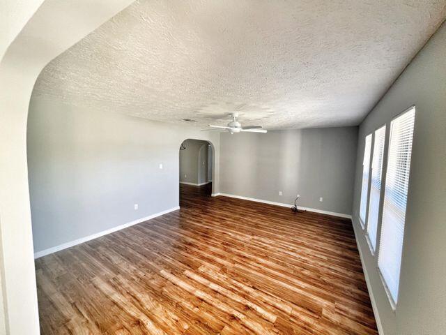 Building Photo - 1365 SE Bayharbor St