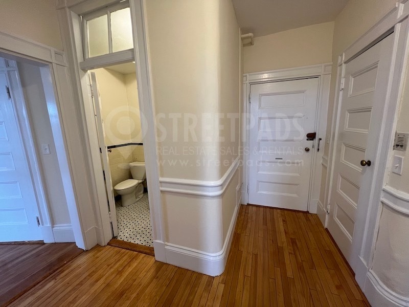 Building Photo - 2 Ware St