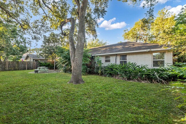 Building Photo - 5403 Carew St