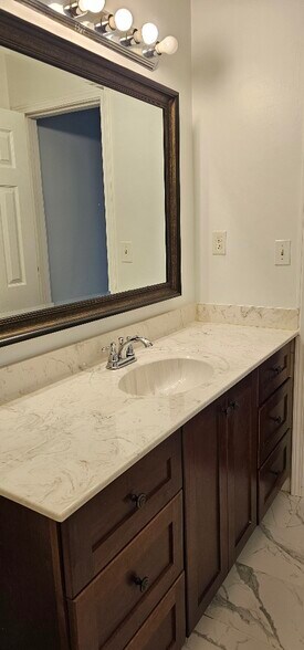 Half bath - 2701 Patrick Rd