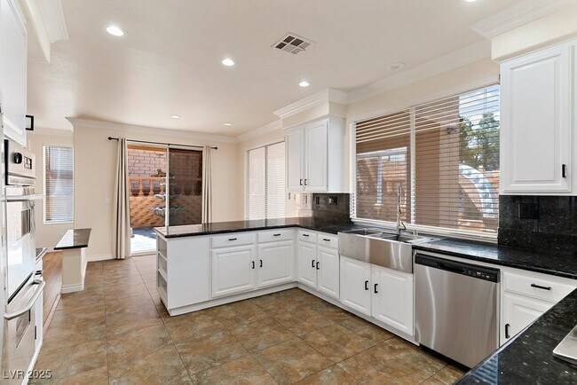 Building Photo - 8594 Lambert Dr