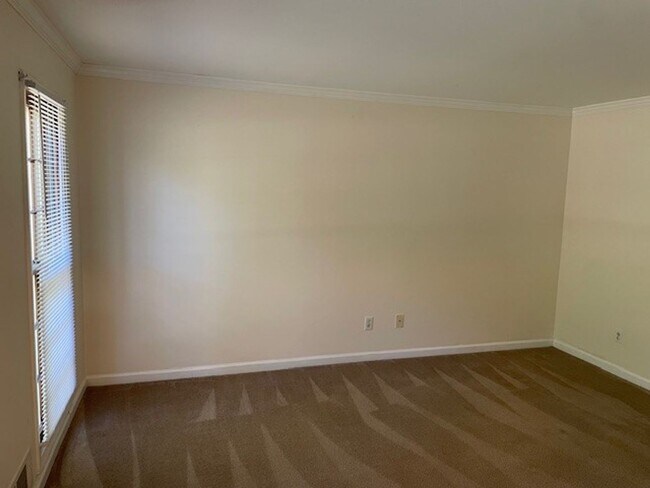 Building Photo - 145 Princeton Trce