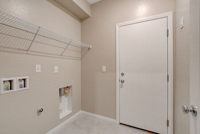 Building Photo - 11553 Alpine Cove Ave