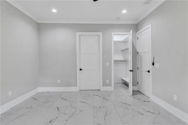 Building Photo - 3671 Hamilton Mill Rd