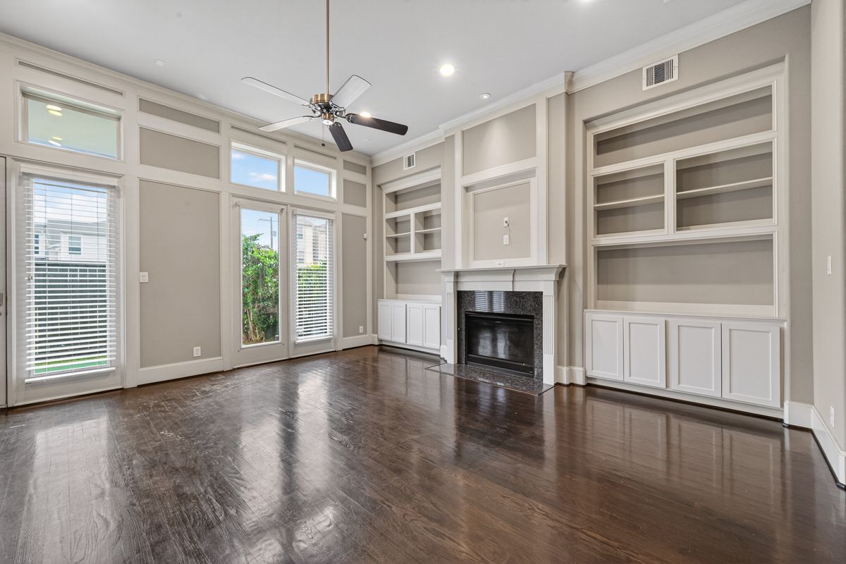 Building Photo - 10917 Upland Park